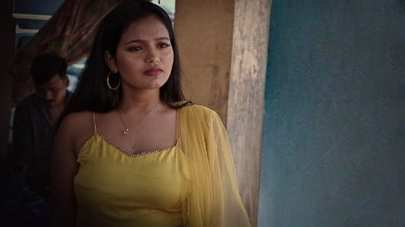 Desi Kisse Na Umra Ki Seema Ho P01 EP3 Hindi Hot Web Series ULLU