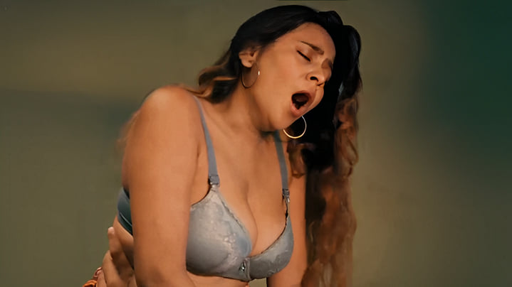 Aaina EP4 Hindi Hot Web Series ULLU