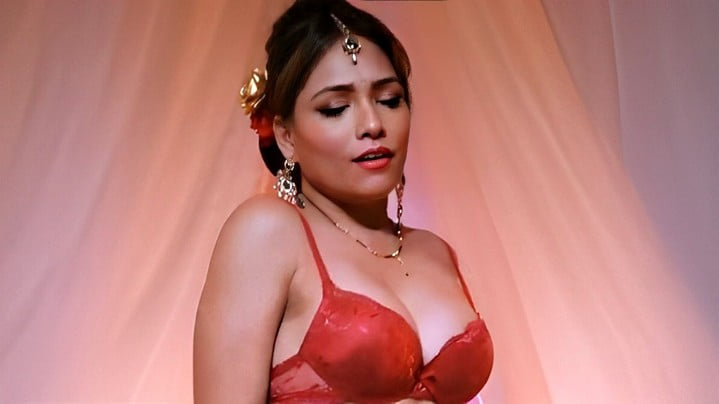 Mere Angane Mein Part 1 EP2 Hindi Hot Web Series ULLU