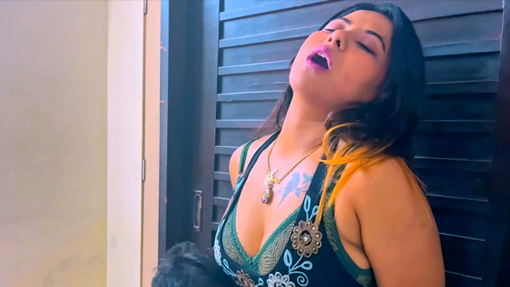 Adla Badli EP5 Hot Hindi Web Series TeFlix