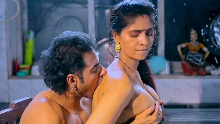 Adla Badli EP2 Hot Hindi Web Series TeFlix