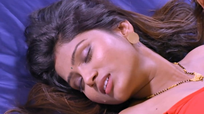 Aadhuri Pyaas EP2 Hot Hindi Web Series AkkuOtt