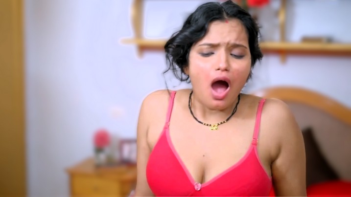 Chalbaaz EP4 Hot Hindi Web Series AkkuOtt